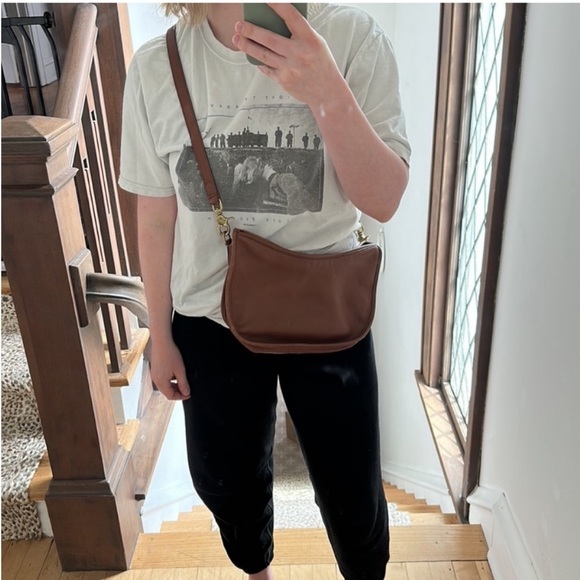 Coach • Vintage English Saddle Crossbody Bag - Picture 11 of 12